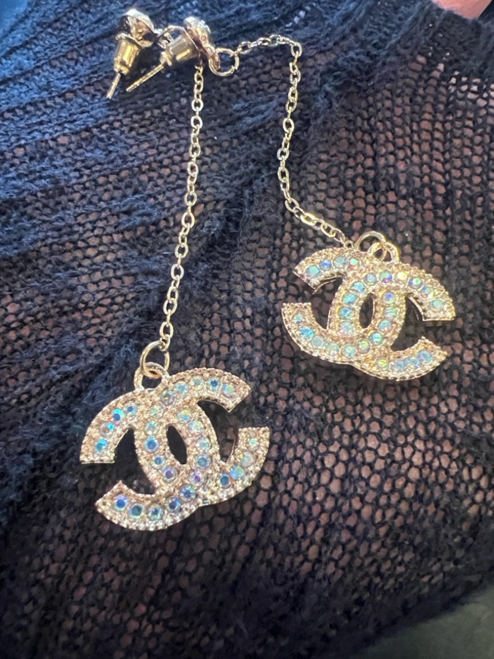 CHANEL Gold Double-C Drop Earrings with Multicolor Crystals - Picture 6 of 15